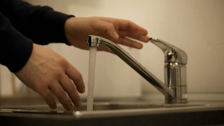 RV water faucet