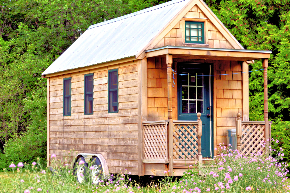 Decor & design inspiration for full time RV living in your tiny home! all  the must have accessories!