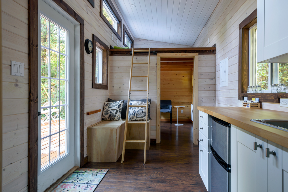 5 Advantages of Tiny Homes vs RVs Which is Better?