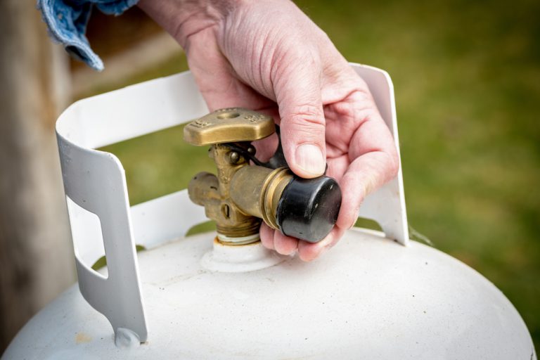 propane tank with regulator