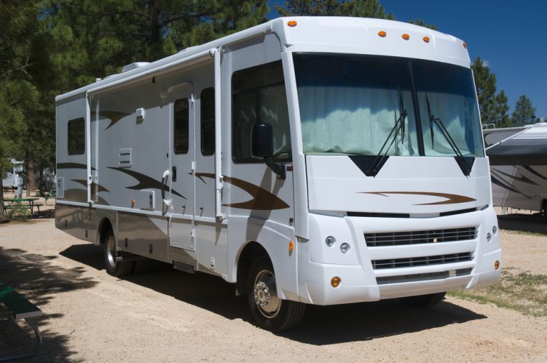Motorhome vs Travel Trailer Which One Should You Rent or Buy?