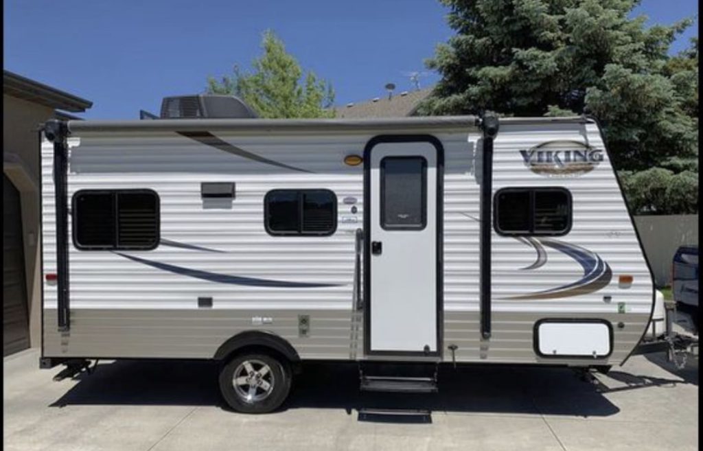 2016 Viking Ultra travel trailer