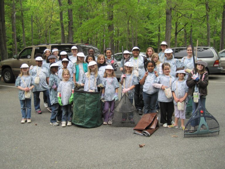 Volunteers at state park