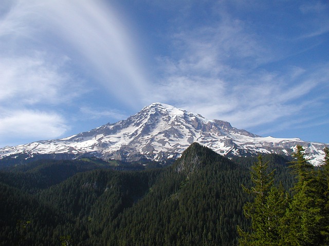 Mt. Rainier in the Cascade Mountains of Washington