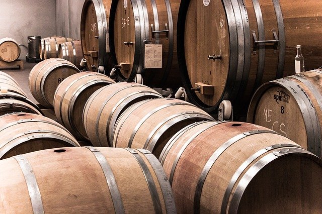 oak barrels storing wine 