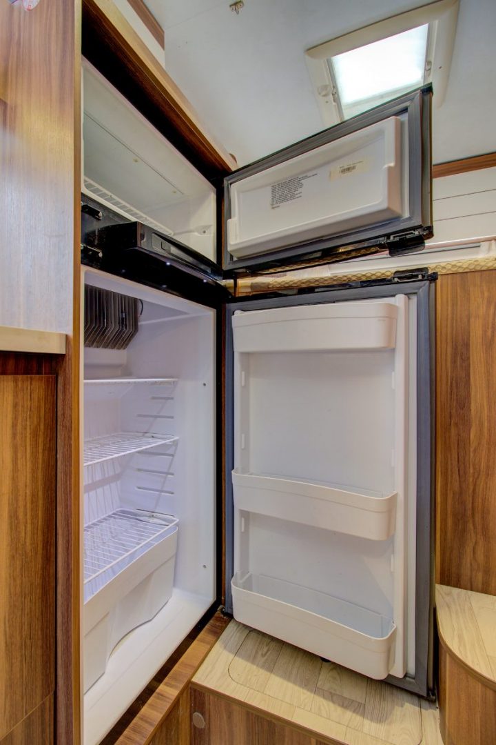 travel trailer refrigerator
