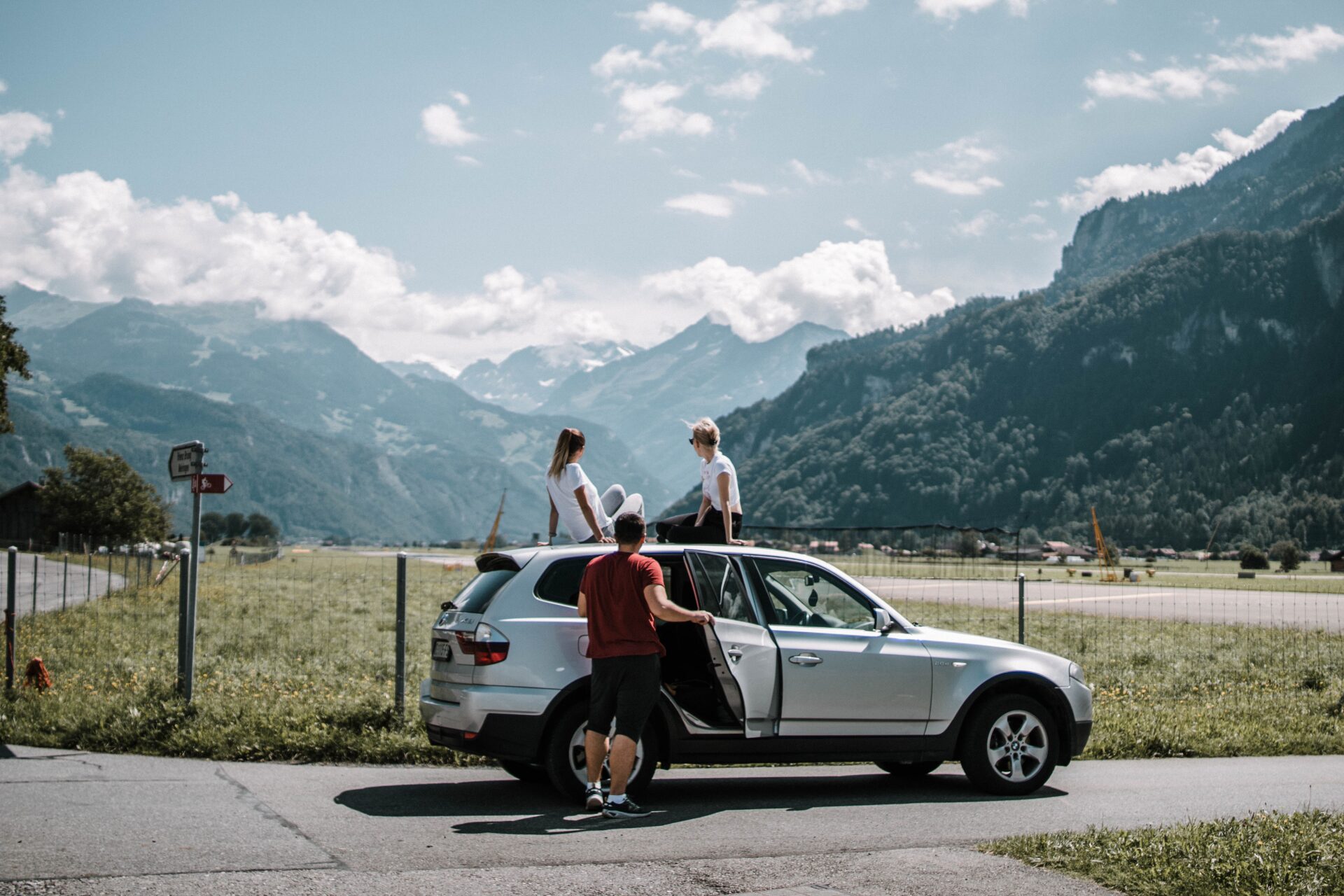 Qué Necesitas Saber Para Llevar un Remolque Coche de Renting?